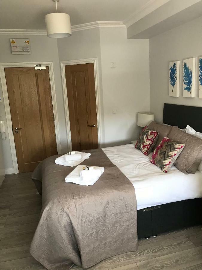 Berkshire Serviced Apartment Helena 12 ريدينج المظهر الخارجي الصورة